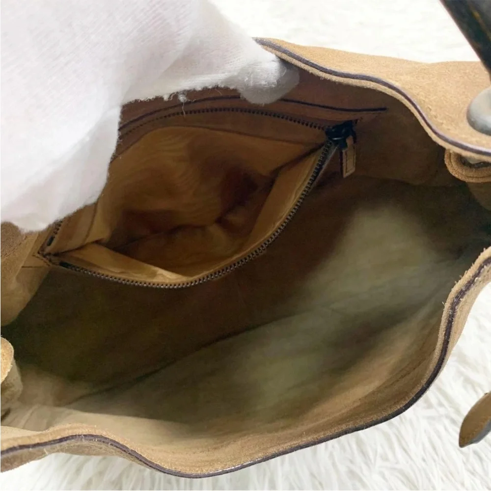 Gucci Tan Suede Hobo Bag - Picture 9 of 11